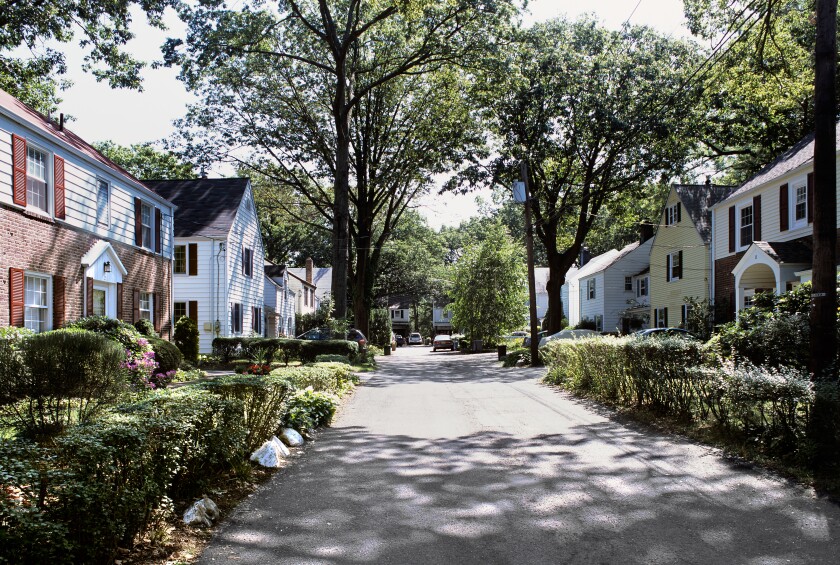 A typical cul-de-sac street for vehicle access in the model suburb of Radburn, Fair Lawn, New Jersey, USA. Image shot 09/2009. Exact date unknown.