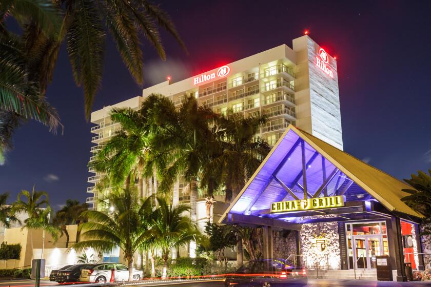 Fort Ft. Lauderdale Florida,Hilton Fort Lauderdale Marina,hotel,luxury,China Grill,restaurant restaurants food dining cafe cafes,service,cuisine,Asian