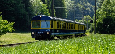 Mountain train, Bernese Oberland, Swiss Alps, Switzerland, Europe