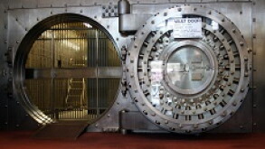 Bank vault_230px