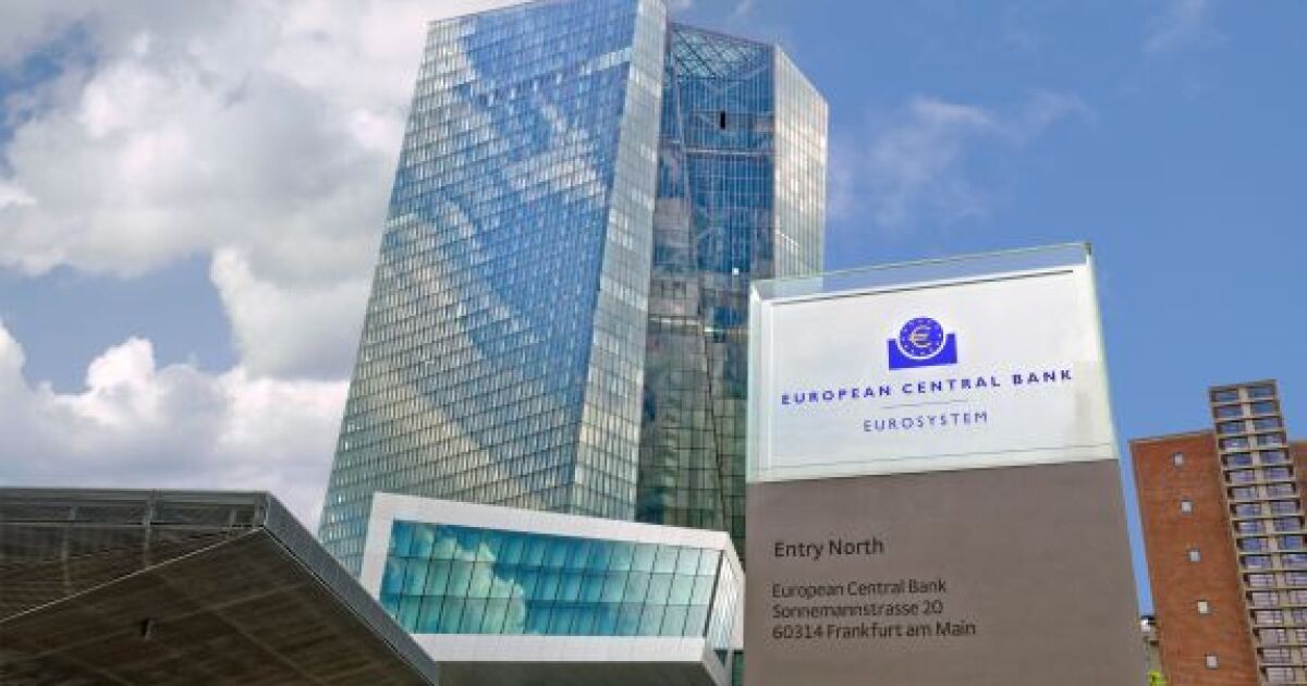 Banks tighten corporate loan standards, expect defaults and spreads to rise