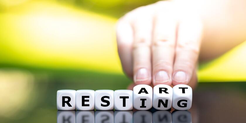 Symbol for the end of the quarantine period. Hand turns dice and changes the word "resting" to "restart".