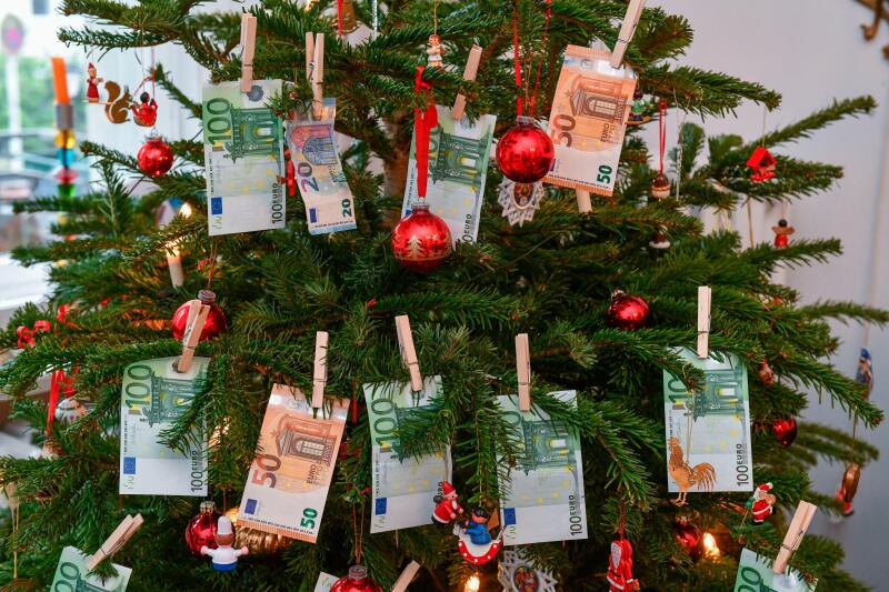 christmas tree, donation, gift of money
