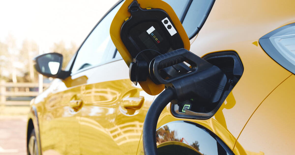 Ayvens energises auto ABS with first fully electric vehicle-backed deal