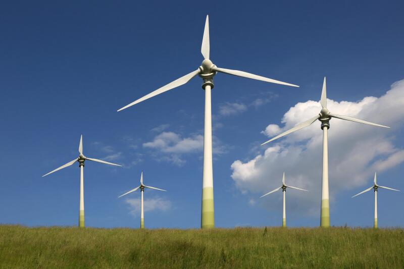 Windrader auf einer Wiese Thema Energie und Umweltschutz. Image shot 12/2013. Exact date unknown.