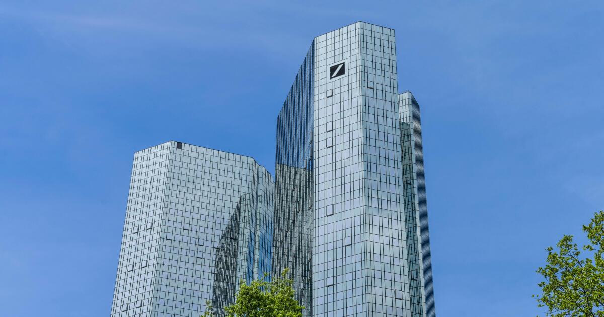 Deutsche Bank sells first Swiss franc tier two