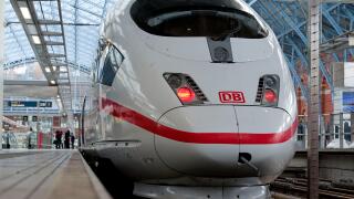 After a first test run through the Channel Tunnel, a new ICE 3 train is today's main attraction at St Pancras railway station in London,&nbsp;Great Britain, 19 October 2010. Deutsche Bahn CEO Ruediger Grube and German Transport Minister Peter Ramsauer present 