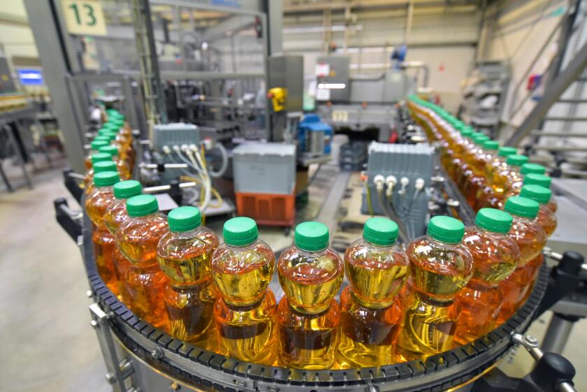 Apple-juice factory, bottling, apple juice