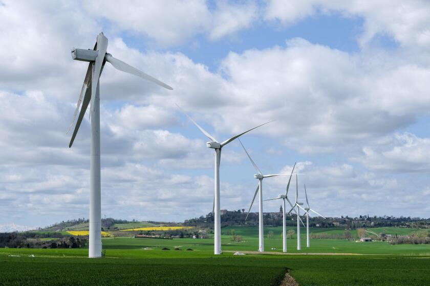 Following the bad weather that took place last week between Aude and Haute-Garonne counties, a wind turbine blade was torn apart by the wind on April 2. Located between the municipalities of Saint-Felix-Lauragais, Roumens and Montegut-Lauragais (France), 