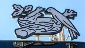 Nestle sign logo