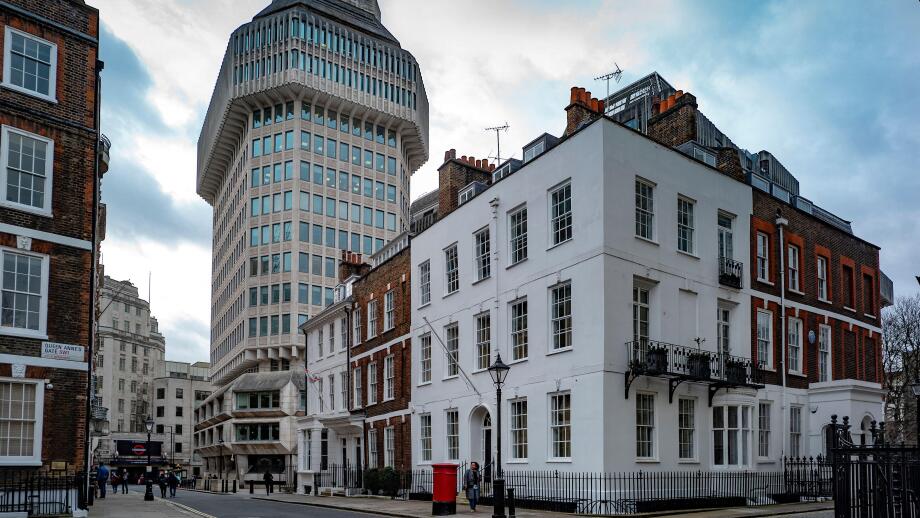 Ministry of Justice_102 Petty France_St Jame's London February 2024
Seen here looking from Queen Anne?s gate
Wikpedia: 102 Petty France is an office b