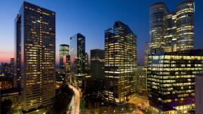 FRANCE, HAUTS DE SEINE (92), COURBEVOIE, LA DEFENSE BUSINESS DISTRICT. LEFT DESCARTES TOWER, DEXIA, EUROPLAZA, COEUR DEFENSE, EXALTIS
