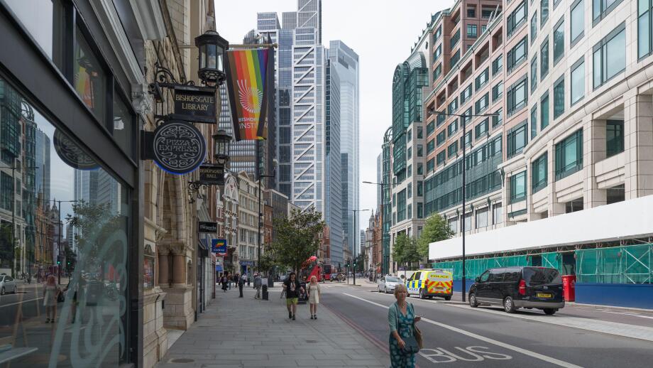 View along Bishopsgate towards the City, showing high rise office developments, including The Heron Building, 100 Bishopsgate and 22 Bishopsgate.