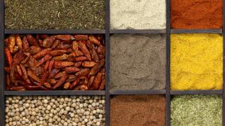 food, aliment, pepper, spice, green, wood, brown, brownish, brunette, coloured,