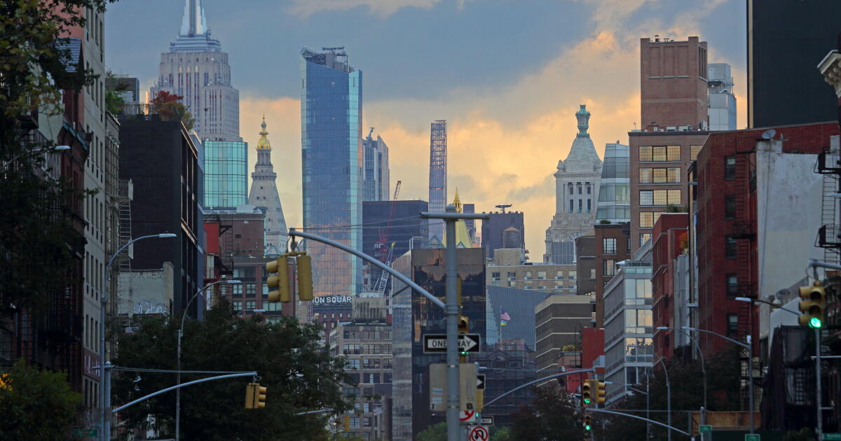 Banks' Yankee issuance shines but rates clouds gather