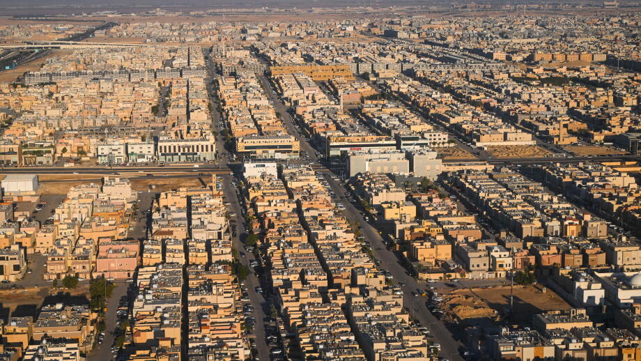 Saudi Arabia. 5th January, 2022. Riyadh city during the Stage 4 of the Dakar Rally 2022 between Al Qaysumah and Riyadh, on January 5th 2022 in  - Photo Eric Vargiolu / DPPI Credit: DPPI Media/Alamy Live News