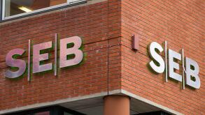 Gothenburg, Sweden. 7th Oct, 2019. Swedish financial group for corporate customers, institutions and private individuals with headquarters in Stockholm, Skandinaviska Enskilda Banken AB (SEB) logo seen in Lindholmen Science Park, Gothenburg. Credit: Karol