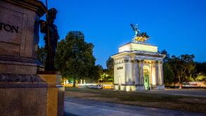 Wellington Arch Hyde Park Corner London UK