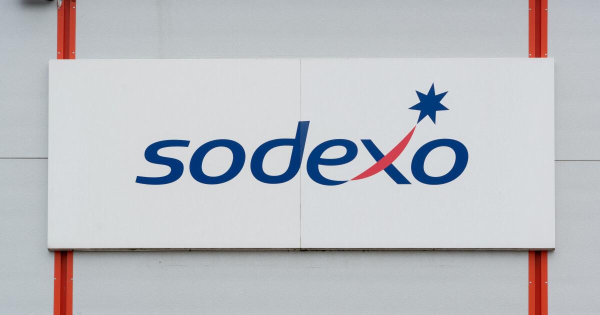 Investors dine on Sodexo dual trancher