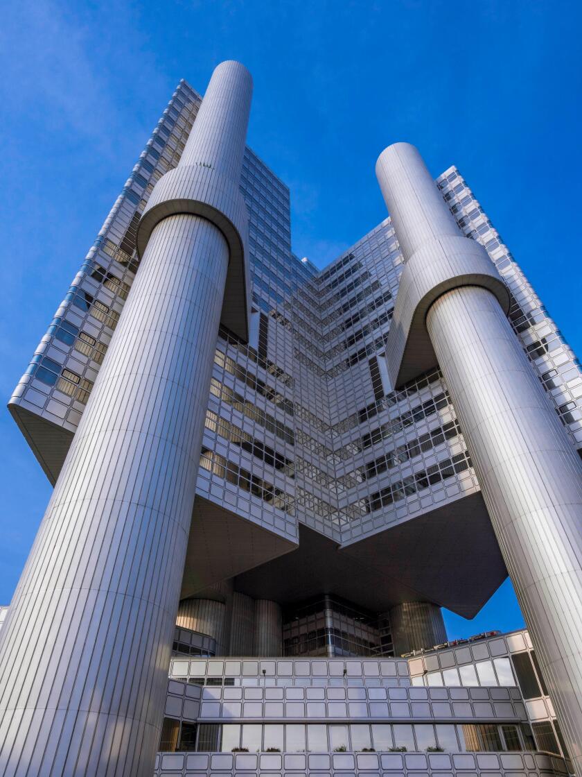 Hypo-Hochhaus, administrative building of the HypoVereinsbank, Arabellapark, Bogenhausen, Munich, Bavaria, Germany, Europe