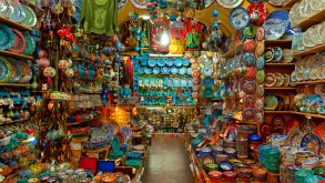 Grand bazaar shops in Istanbul.