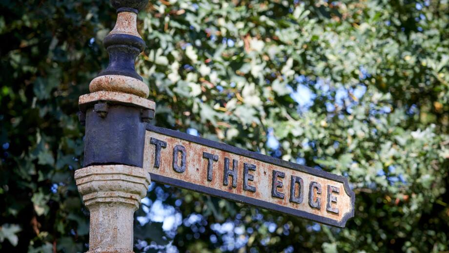 Alderley Edge, Cheshire, Sign to The Edge