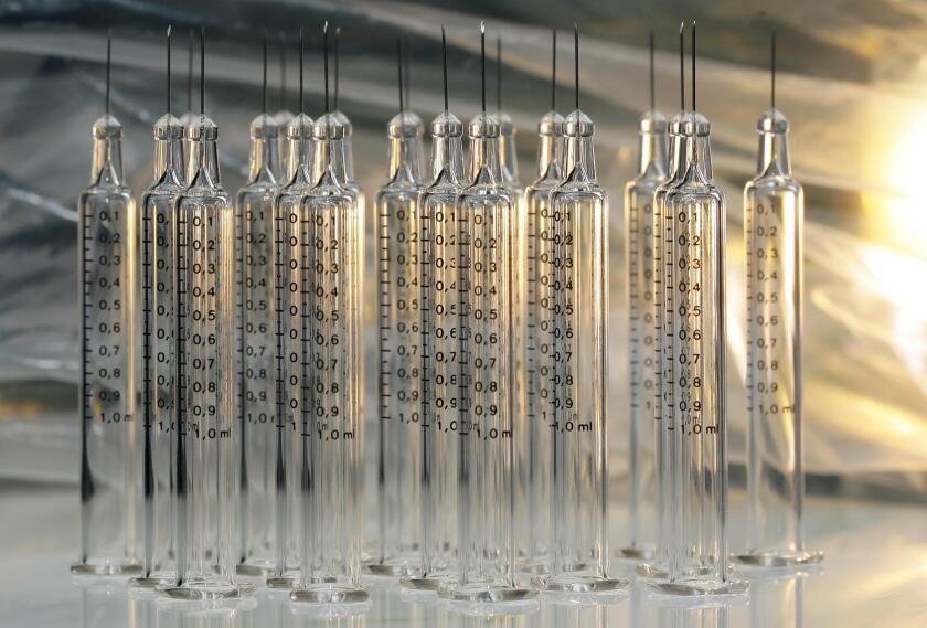 The picture shows syringes produced by Gerresheimer in Duesseldorf, Germany, 3 June 2007. The company went public this year. Photo: Achim Scheidemann