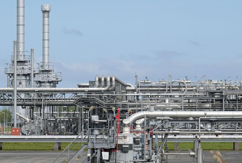 NETHERLANDS, Frisia, natural gas plant of NAM and Gasunie / NIEDERLANDE, Friesland, Forderung und Verarbeitung von Erdgas durch Firmen NAM und Gasunie