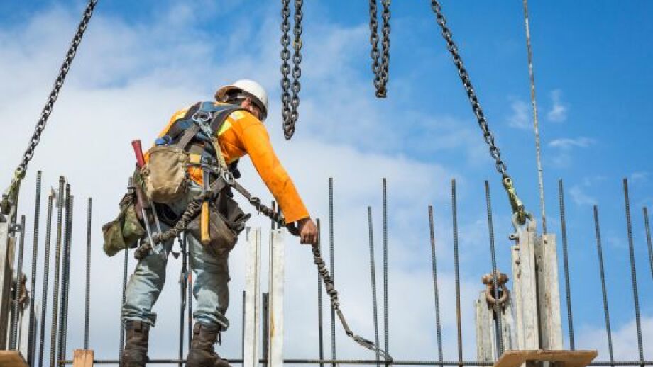E69D6J construction worker resized575 alamy.jpg