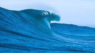 Breaking wave