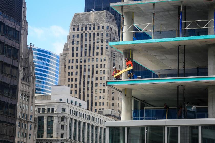 Chicago, Construction workers on construction site, the construction of a new high-rise building, the loop, City, Chicago, Illinois, USA, North Americ