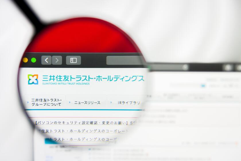 New York, New York State, USA - 21 May 2019: Illustrative Editorial of japanese company Sumitomo Mitsui Trust Holdings website homepage. Sumitomo Mits