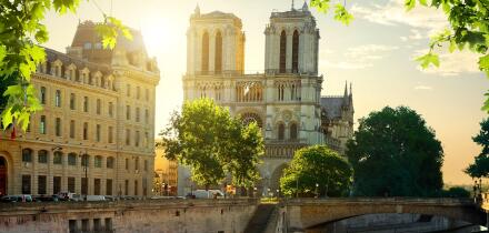 Notre Dame cathedral at dawn. Paris, France.
