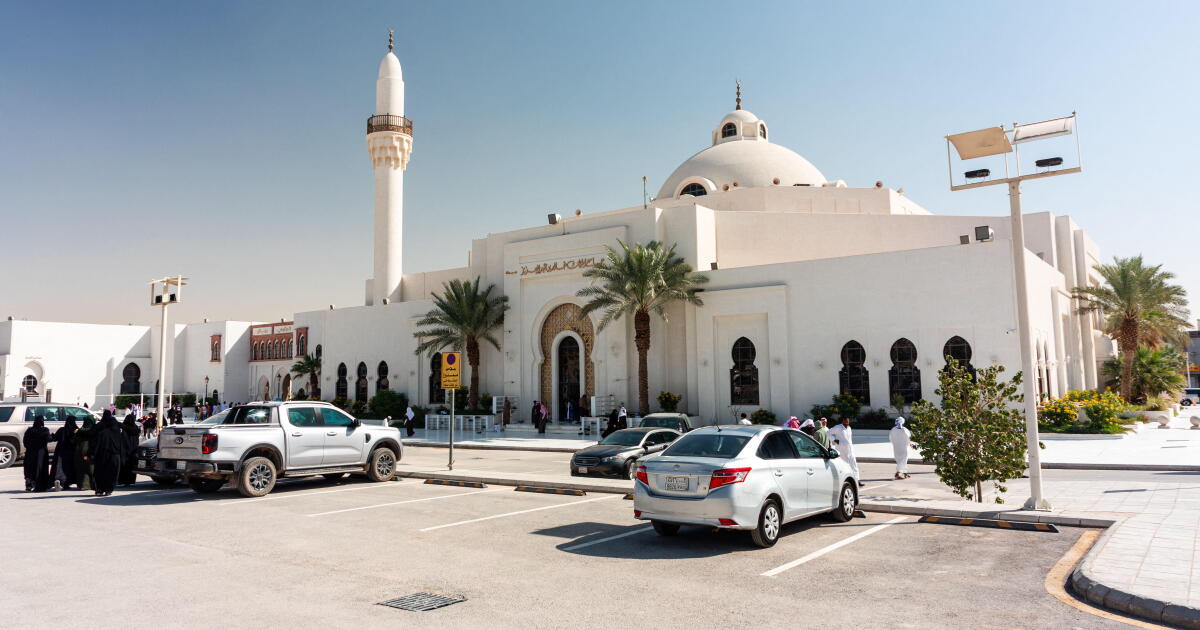 Saudi Arabia begins 2027 prefunding with five and 10 year sukuk