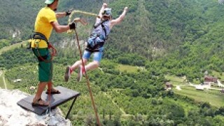 bungee 230px