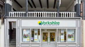 Chester Rows covered shopping walkways at 1st floor level seen above branch premises Yorkshire Building Society City of Chester Cheshire England UK
