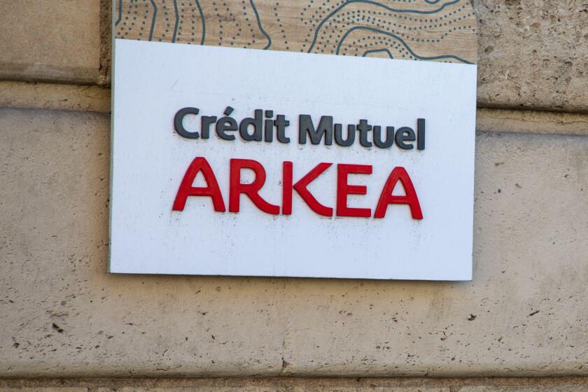 Bordeaux , France -  03 12 2024 : credit mutuel Arkea banque privee logo text and brand sign on entrance french private equity bank office on building