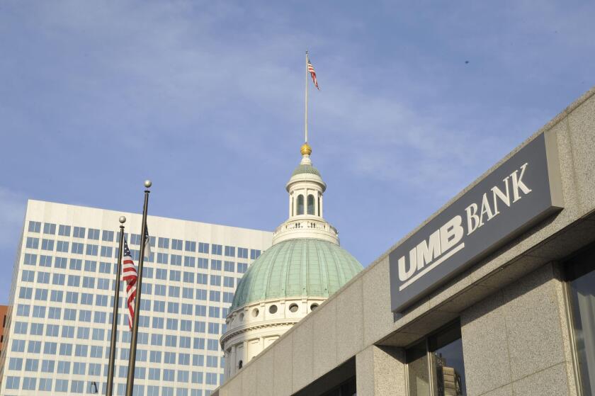 The Old Courthouse and UMB Bank in downtown Saint Louis, Missouri