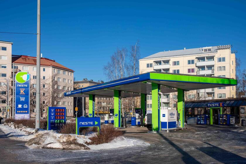 Neste filling station in the corner of Paciuksenkatu and Huopalahdentie in Munkkiniemi district of Helsinki, Finland