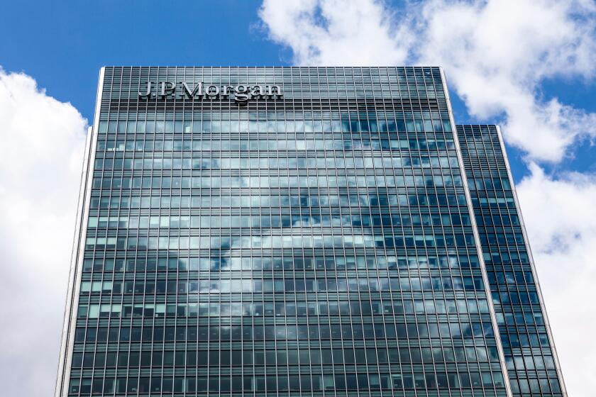 DO NOT REUSE J P Morgan Building in the London Docklands, England