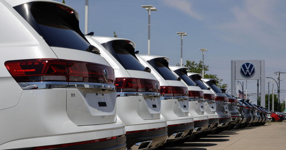 Auto finance issuers find stronger demand at short end in euros