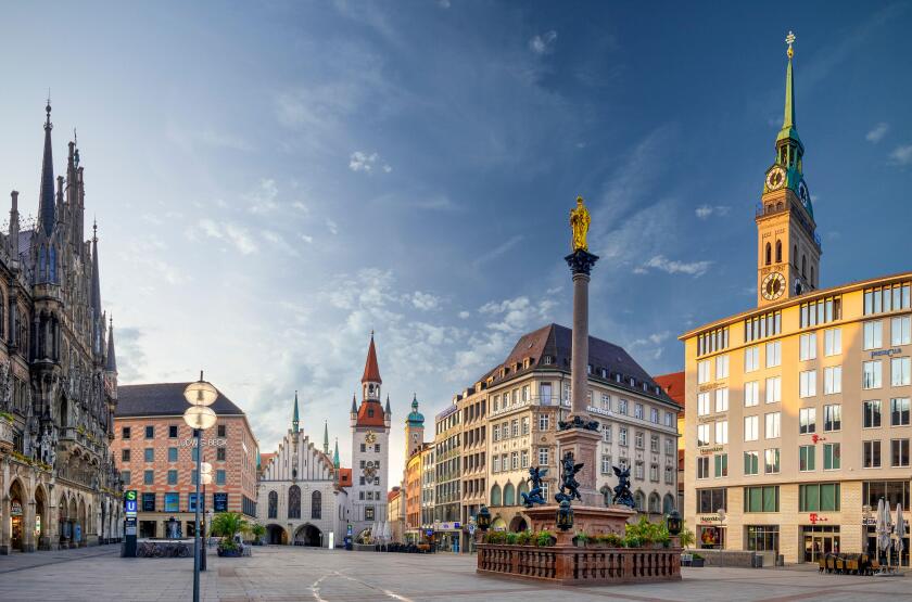 Old and New Town Hall with Peterskirche, Marienplatz, Munich, Upper Bavaria, Bavaria, Germany, Europe