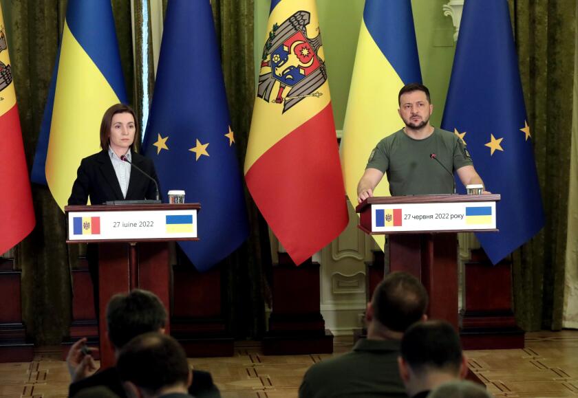 Non Exclusive: KYIV, UKRAINE - JUNE 27, 2022 - President of Ukraine Volodymyr Zelenskyy and President of the Republic of Moldova Maia Sandu, Kyiv, cap