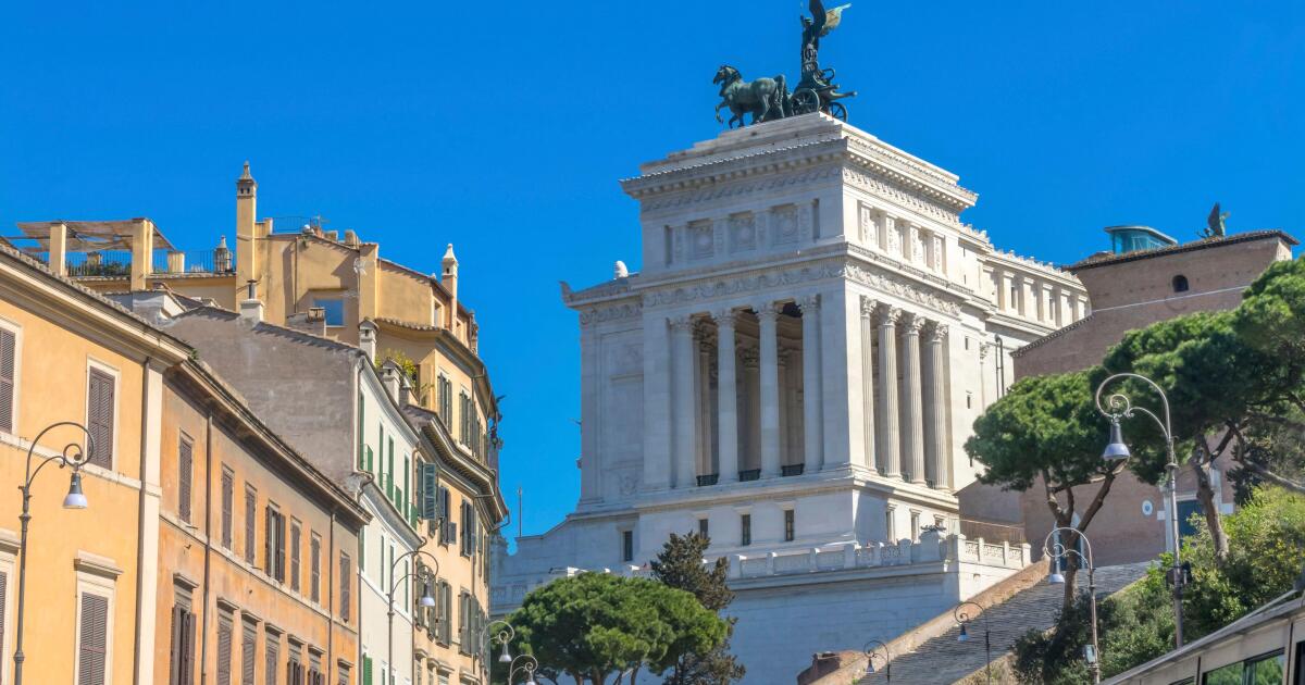 Italy ends public dollar hiatus with $6bn triple-trancher