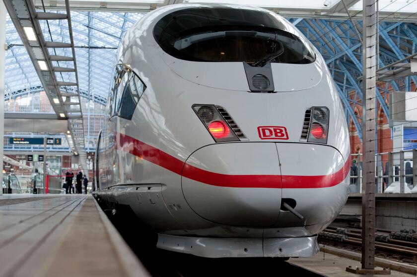 After a first test run through the Channel Tunnel, a new ICE 3 train is today's main attraction at St Pancras railway station in London,&nbsp;Great Britain, 19 October 2010. Deutsche Bahn CEO Ruediger Grube and German Transport Minister Peter Ramsauer present 