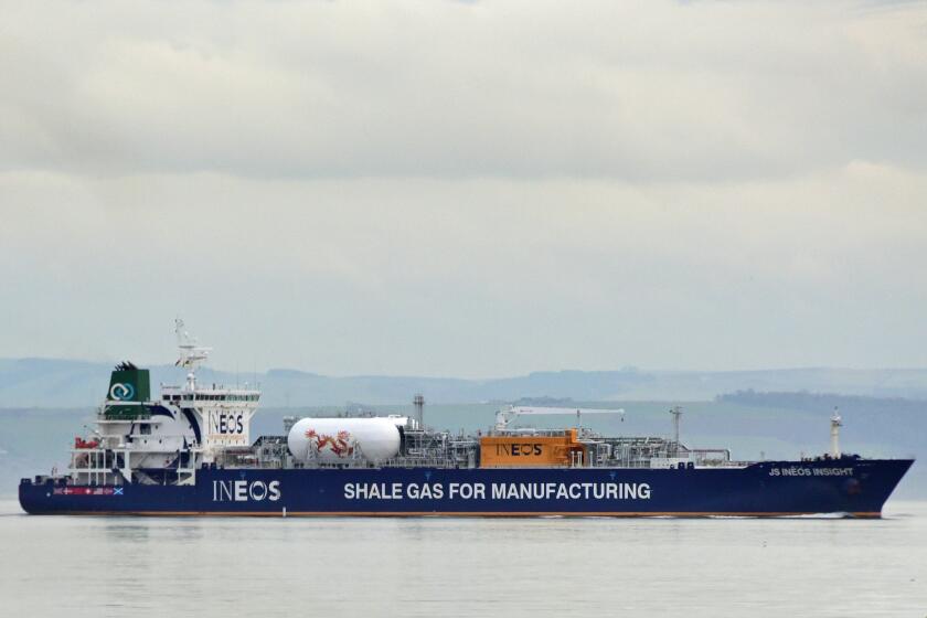 Burntisland, Scotland, UK. 17th Feb, 2017. The shale gas tanker J S Ineos Insight off Burntisland on the Forth Estuary bound for the Ineos plant at Grangemouth, site of the company's large-scale storage facility for imported fracked shale gas, Credit: Ken