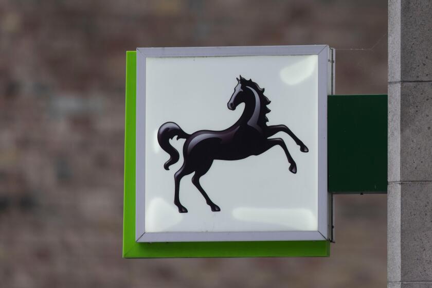 Lloyds Bank sign logo.