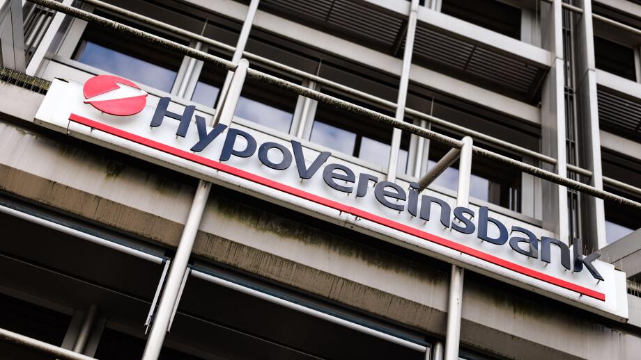 Stuttgart, Germany. 04th Sep, 2025. The logo and lettering of HypoVereinsbank (HVB, Hyve) can be seen on a sign on a building facade in Stuttgart (Baden-Wurttemberg) on September 4, 2025. Unicredit Bank GmbH with its Hypovereinsbank brand is a German cred