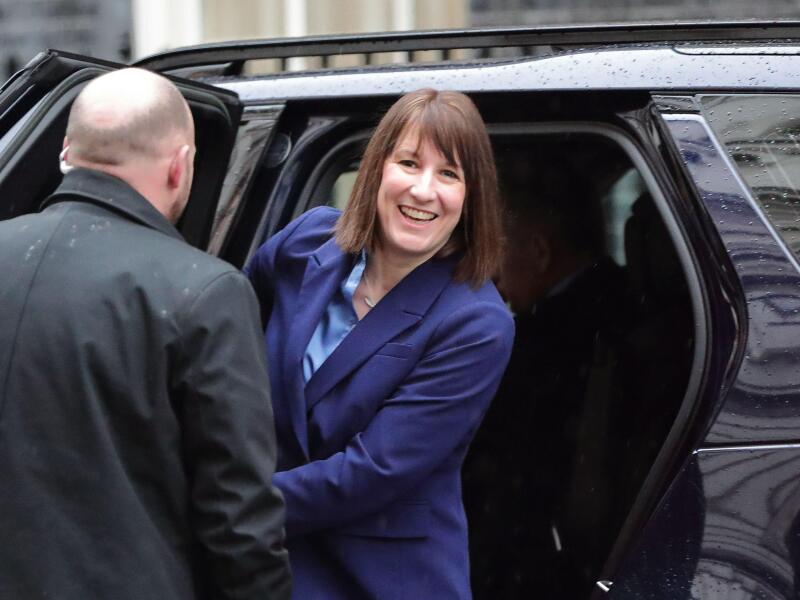 London, United Kingdom. 28th Jan, 2025. Rachel Reeves MP, Chancellor of the Exchequer arrives for the Cabinet Meeting at No 10 Downing Street. Credit: Uwe Deffner/Alamy Live News