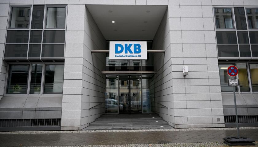 Berlin, Germany. 04th Nov, 2022. Branch of DKB Bank in Berlin. Incorrect bookings have occurred in current accounts of Deutsche Kreditbank. The reason was a technical malfunction, said a company spokesman. (to dpa: DKB: Incorrect bookings in current accou
